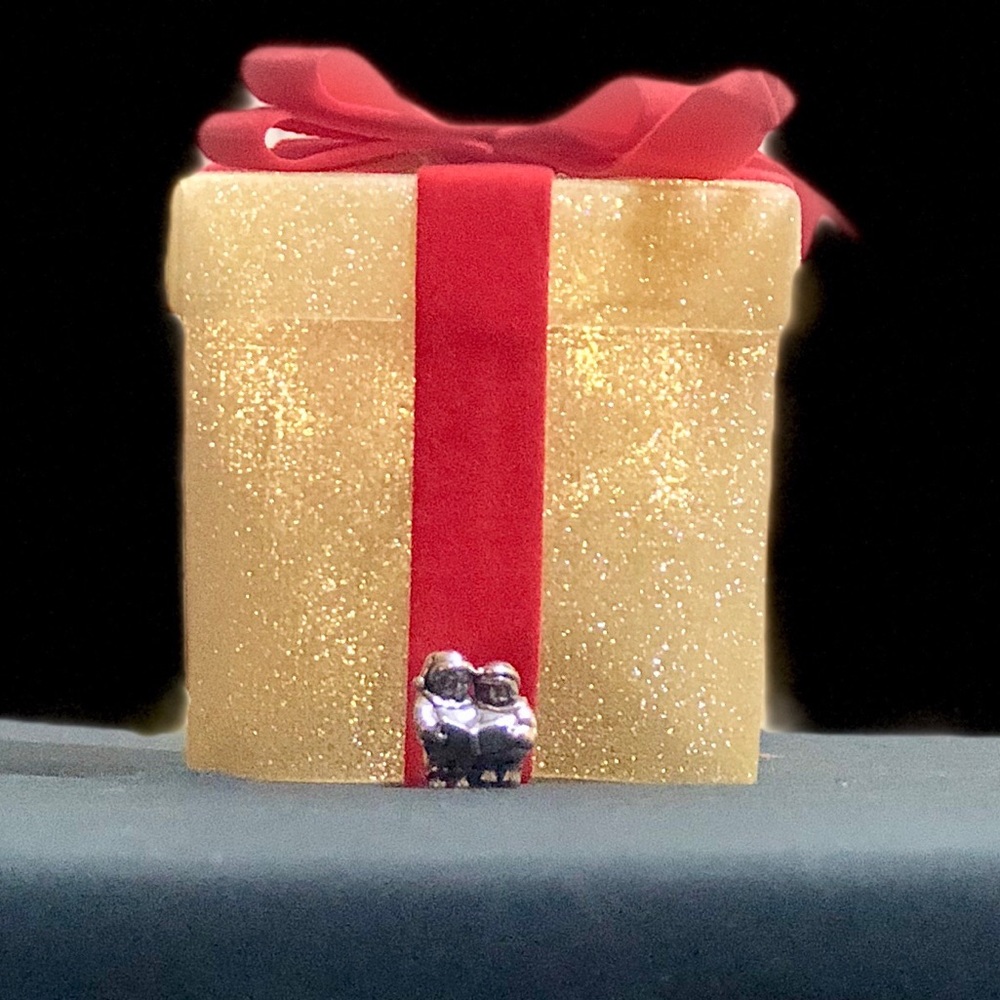 Pandora Christmas Carolers Charm (retired)